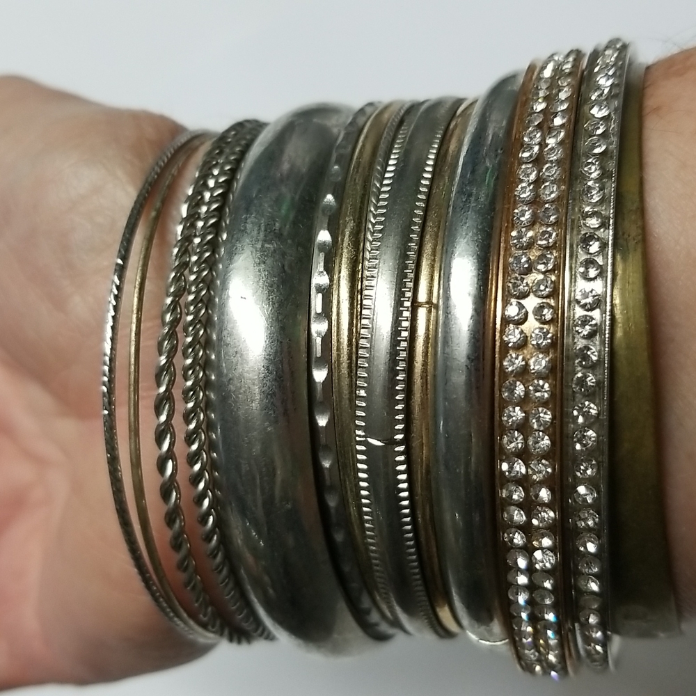 Lot of 17 Metal Gold & Silver Tone Bracelets, Rhinestones, Various Thicknesses